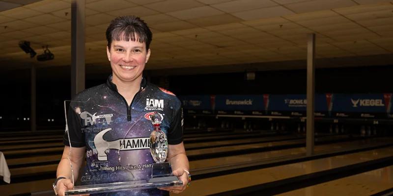 Big Saturday: Shannon Pluhowsky climbs from 16th to title at 2024 PWBA GoBowling! Twin Cities Open