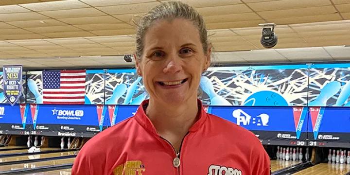 With huge second round capped by closing 300, Kelly Kulick leads qualifying at 2021 PWBA Albany Open