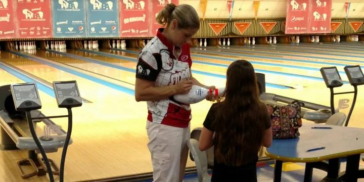 Kelly Kulick surges to lead of Go Bowling PWBA Players Championship heading into final round of match play