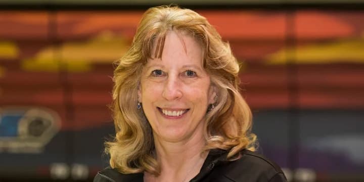 Sharon Powers edges into singles, all-events lead at 2018 USBC Women’s Championships