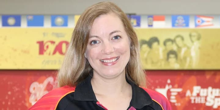 Beverly Gonzalez fires 798 to takes singles lead, 1,996 to take all-events lead at 2019 USBC Women's Championships