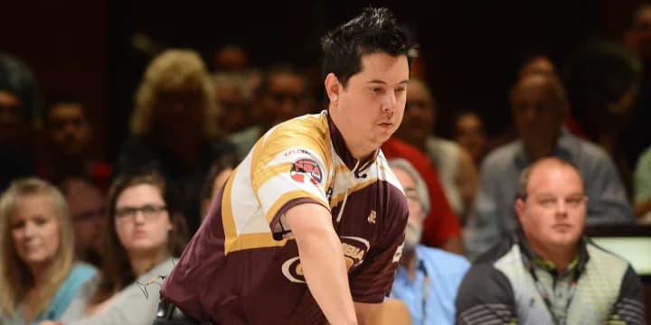 Battling sliding leg injury, Jakob Butturff goes back to plain urethane and soars to top of 2020 PBA Hall of Fame Classic