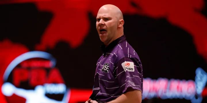 Tommy Jones completes movie script week with 300 in title match to win 2020 PBA Hall of Fame Classic a day after induction into PBA Hall of Fame