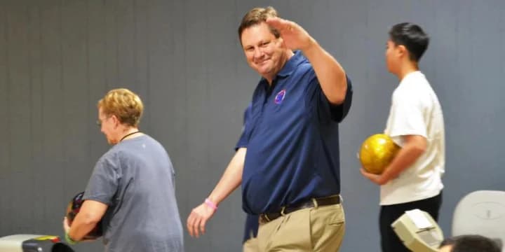  'Coach in my pocket': Shut down by COVID-19 pandemic, famed coach Mark Baker branches out to virtual lessons