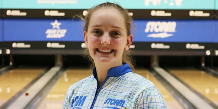 Jillian Martin edges past Diana Zavjalova for lead at 2021 PWBA BowlTV Classic