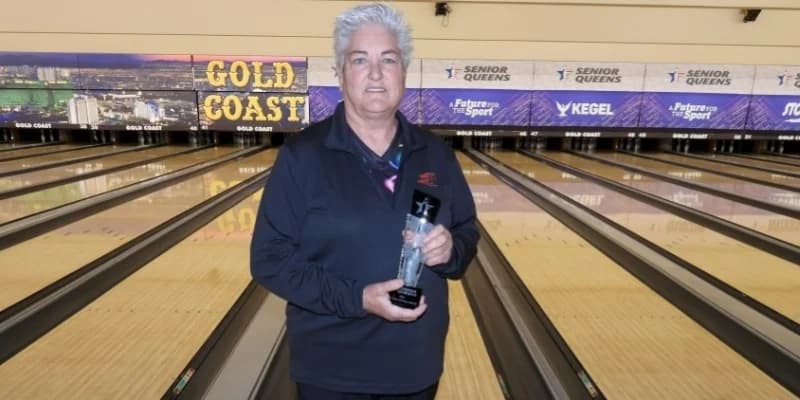 Tish Johnson leads after Day 1 as she seeks second USBC Senior Queens title