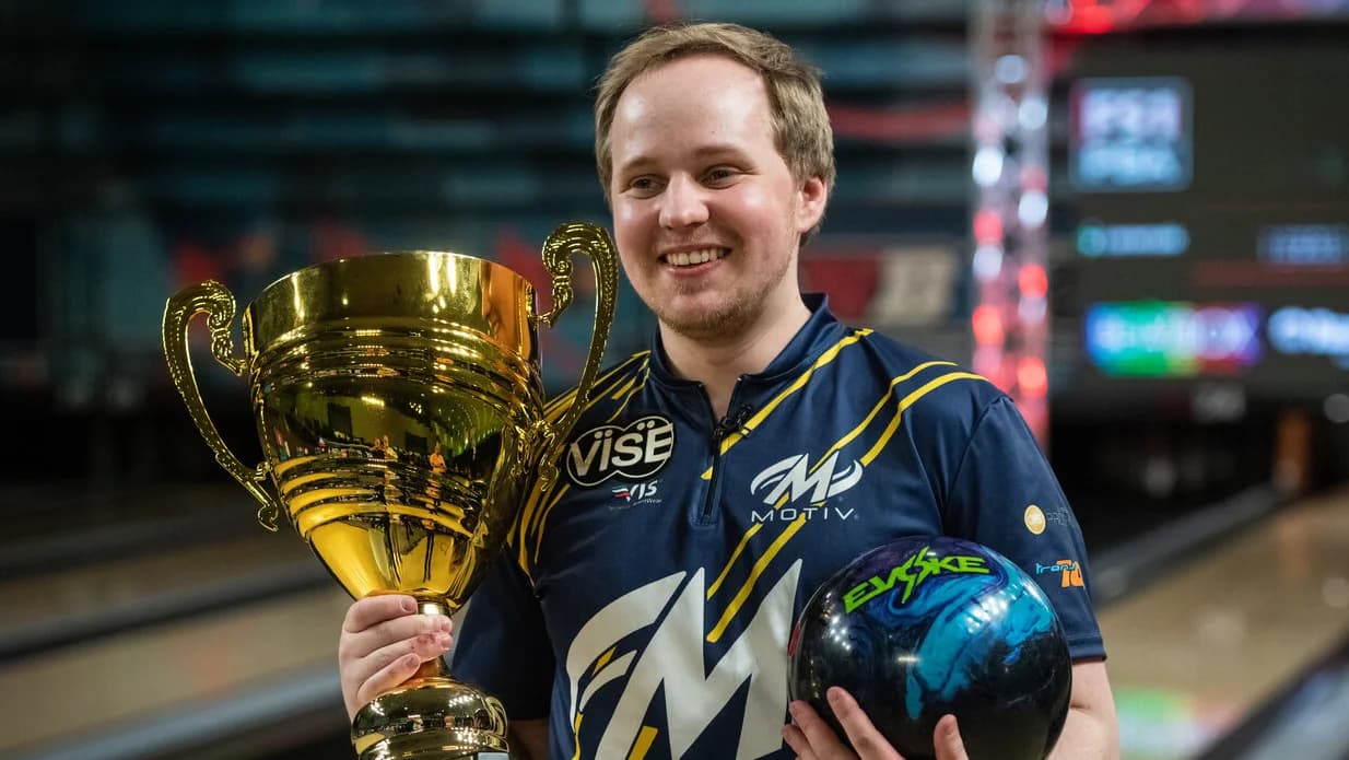 Sweden’s Rasmus Edvall grinds his way through ugly stepladder to win 2025 PBA Scorpion Championship at World Series of Bowling XVI