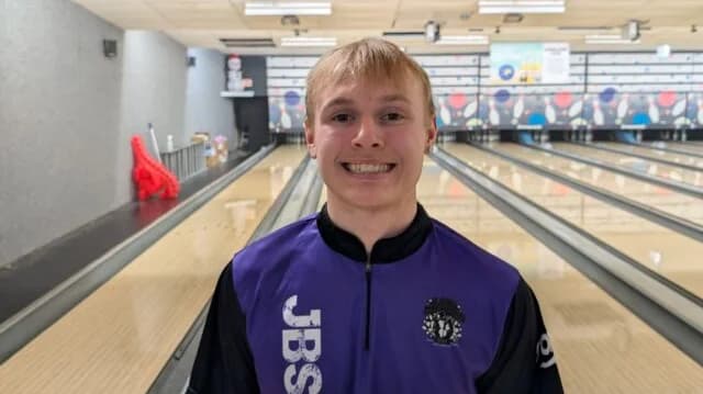 2-handed lefty Ethan Jones wins MAST at Rock River Lanes for second title of season, career