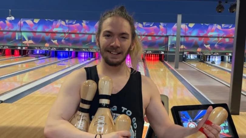 Erik Howard fires 900 series at Kingpin Lanes in Jefferson, Kentucky