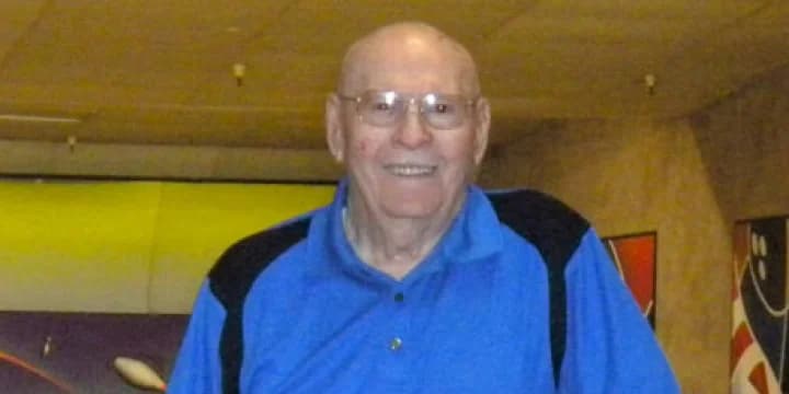 Green Bay’s Chuck Foudray no longer oldest to roll certified 800 series; California's William Lautenschlager fires 805 at 85