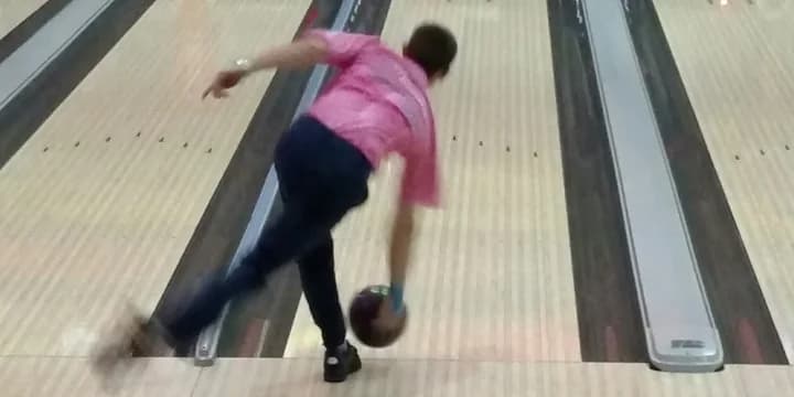 E.J. Tackett holds lead in PBA World Championship as hobbled Pete Weber makes stirring run to second