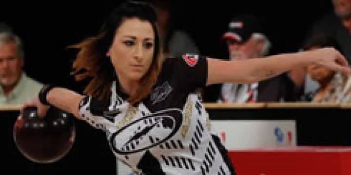 Lindsay Boomershine cruises to qualifying lead at 2017 USBC Queens