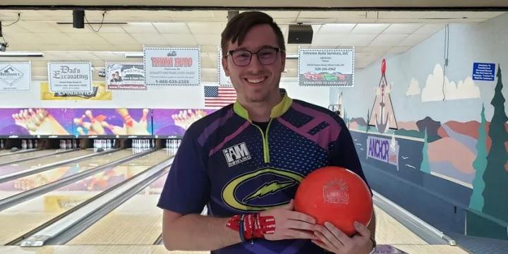 Wisconsin’s Cody Schmitt fires 900 series at Anchor Lanes with new Roto Grip IDOL HELIOS