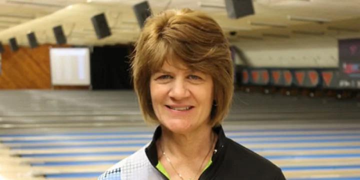 Defending champion Robin Romeo leads USBC Senior Queens after opening round