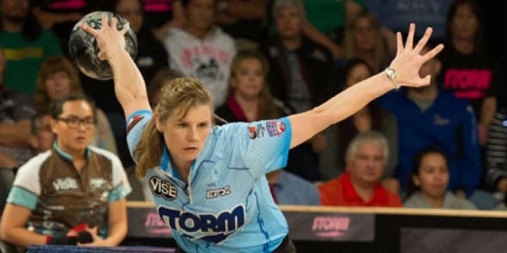 Kelly Kulick leads after opening round of qualifying as she seeks 3rd USBC Queens title