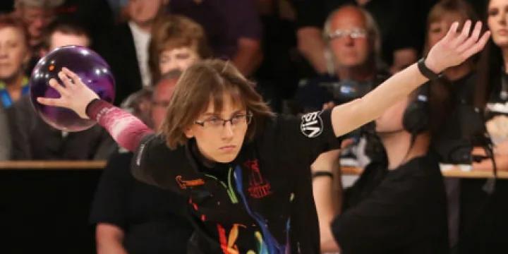 2015 top seed, runner-up Erin McCarthy leads 2016 USBC Queens after first round of qualifying